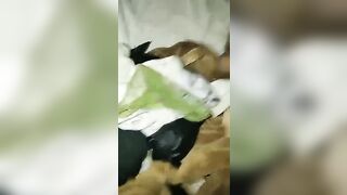 零零后表哥最近泡到的172CM酒店前台兼职妹晚上等她下班去开房啪啪狼友调侃他武大郎