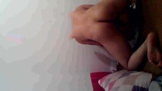 猥瑣大叔出租房與工友良家小媳婦私會偸情 主動舔雞巴騎乘後入爽得嗷嗷直叫 方言對白 1080P高清