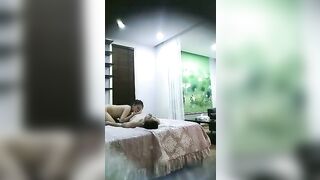 招嫖達人星級酒店開房現場直播高價約了個越南混血妹子 吹簫胸推漫遊抱起來操幹得直叫求饒 太猛了 國語對白