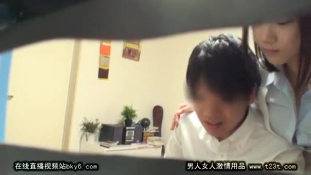 导师勾引，偷拍穿短裙家教老师勾引学