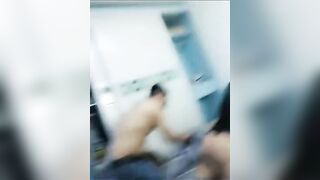 【麻花免费视频】直播演绎AV剧情玩屌识人 口交抽插识别认错了被带到房间轮流啪啪 很是诱惑喜欢不要错过下部