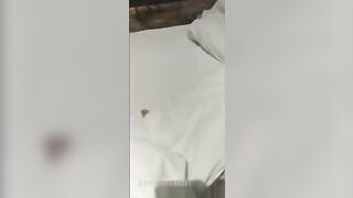 约啪偷拍-微信约啪酒店附近大学出来兼职援交的性感美女上门啪啪,还有点害羞,扭扭咧咧的,提强猛干,干的高潮不断!