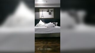 约啪偷拍-微信约啪酒店附近大学出来兼职援交的性感美女上门啪啪,还有点害羞,扭扭咧咧的,提强猛干,干的高潮不断!