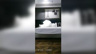 约啪偷拍-微信约啪酒店附近大学出来兼职援交的性感美女上门啪啪,还有点害羞,扭扭咧咧的,提强猛干,干的高潮不断!