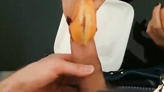 超骚淫荡的留学生『刘玥』温习功课被大屌炮友骚扰跪舔 推倒后入无套猛烈插入抽插口爆 高清720P原版无水印