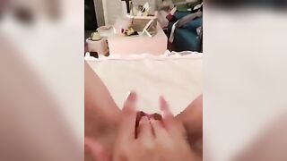 二次元萝莉萌妹『小祖宗』约固定炮友啪啪 大屌插得喊爸爸 颜射喝尿