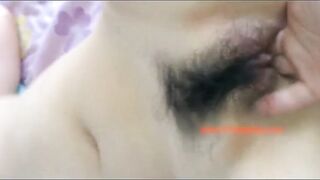 逼逼饱满粉嫩的年轻美女出租屋被前来给她送东西的姐夫各种姿势干的呻吟浪叫,担心怀孕没敢射进去