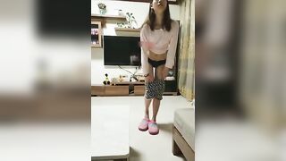 【百度云泄密流出视图】驾校一块学车的人妻少妇师姐外表纯朴看逼貌似被不少人轻松撬开干过