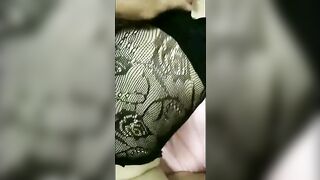 超刺激真实姐弟乱伦『姐夫不在家哦』姐夫刚上班 情趣黑丝骚货姐姐就勾引我做爱 裹硬后直接无套爆操到内射