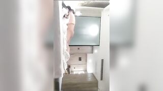 老哥【全国探花】年后回归约了个大奶少妇，骑乘后入大力猛操非常诱人