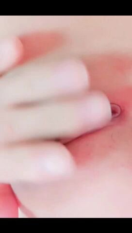 颜值不错老牌主播瞳孔自慰大秀 逼逼粉嫩全裸床上两根手指抠逼呻吟娇喘 很是诱惑喜欢不要错过