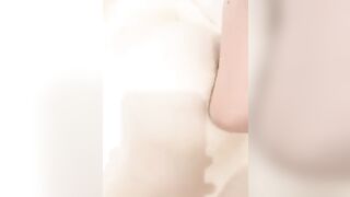 圆润巨乳妹子被娇小身材小哥猛操，上位骑乘后入大力猛操