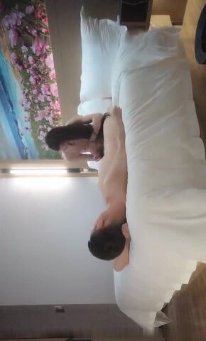 约啪达人-酒店爆c99年之前做模特刚改行做援j的x感美女,各种baoc干完后男说你果然是很少做,下面好jin