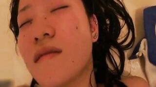 【迷奸】同事喝醉酒吐一身帮忙洗澡再操逼