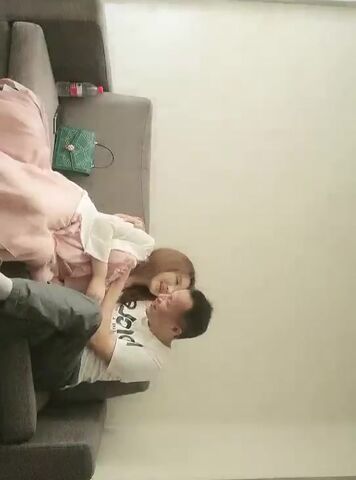 【麻花免费视频】乔总全国外围约了个口活不错丰满少妇，蹲着口交镜头前手指扣逼玩弄，骑乘后入大力猛操