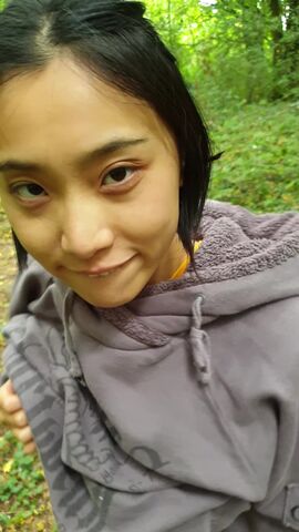 [007]一个中国年轻人在户外吹嘘 (刘玥)