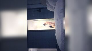 火爆探花大神〖91沈先生〗凌晨约炮漂亮兼职妹鸳鸯浴操炮 干完给按摩