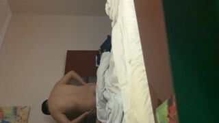 小伙微信上聊了很久的一个美少妇今天终于弄到手了