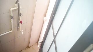 TP寝室三个妹子洗澡一网打尽