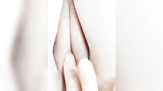 小少妇的一线馒头逼好性感忍不住去舔，水多很诱惑大鸡巴无套抽插爆草，浪荡呻吟不止跳弹玩弄