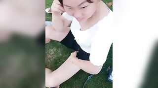 后妈好骚逛公园逼里还塞个跳弹，露脸去公测解决一下即可，奶子圆润挤出奶水自己舔，自慰骚逼